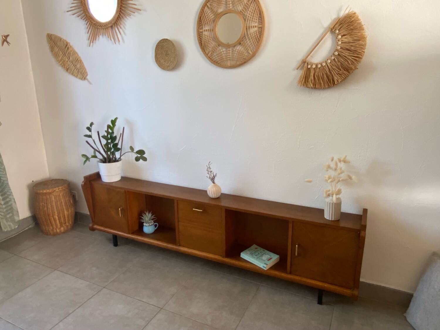 Vintage low oak sideboard (shallow)