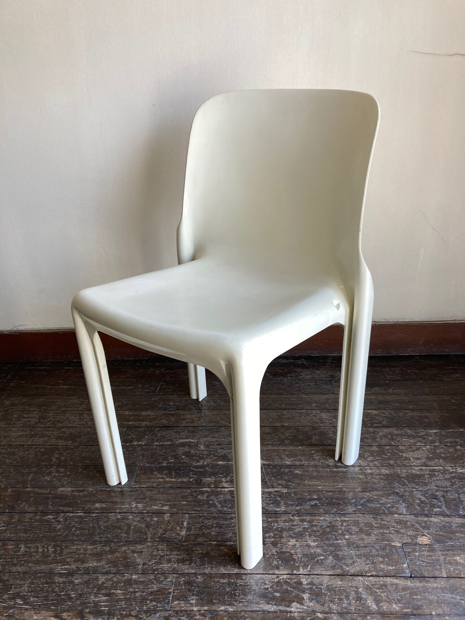 Selene Vico Magistretti chair for Artemide 1968 Italian design