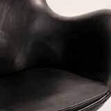 The Egg Chair – Arne Jacobsen, Denmark, 1960 – Black Leather by Fritz Hansen