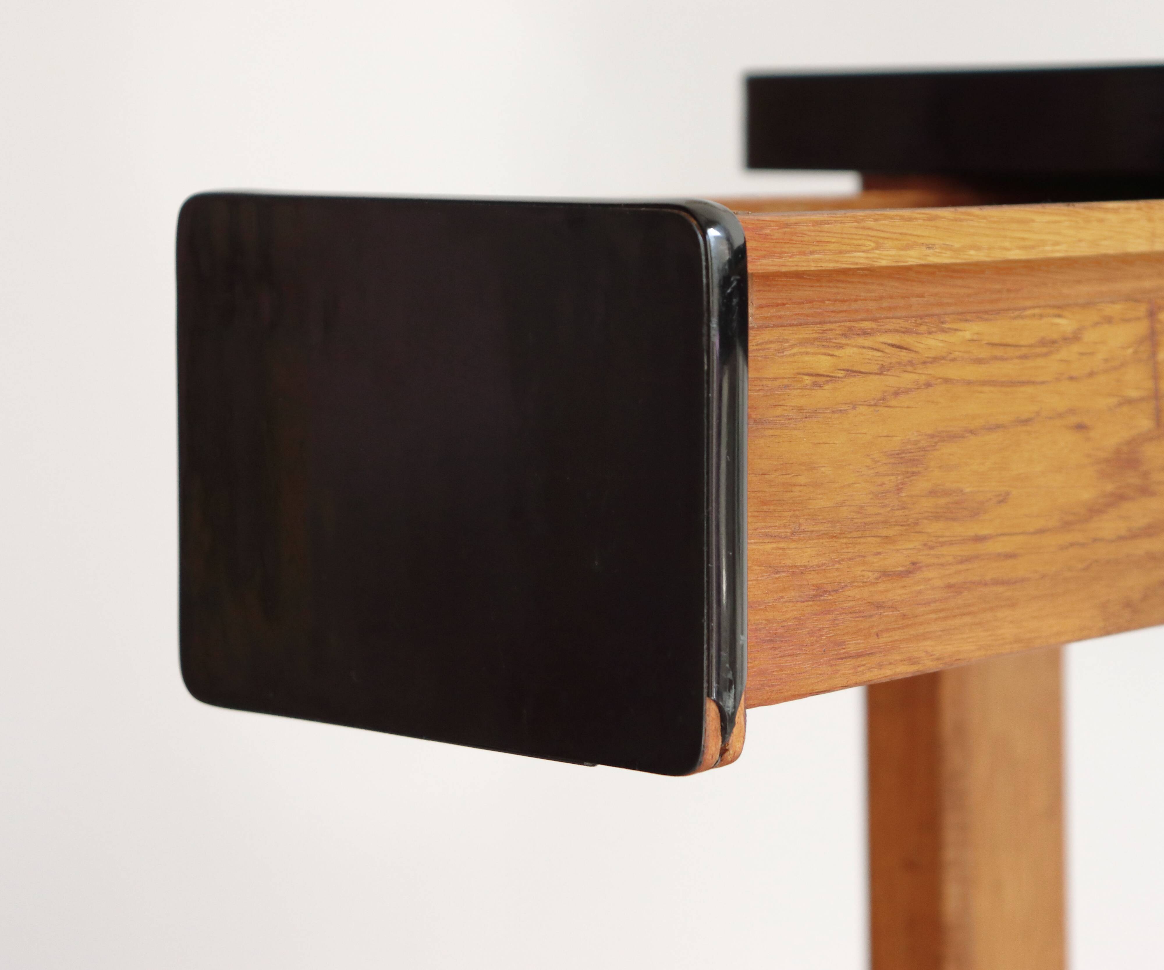 Vintage children's desk in solid oak and red formica, 50s/60s