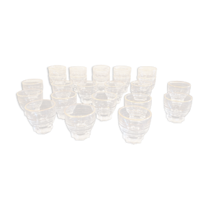 Lot de 24 verres à liqueur pied