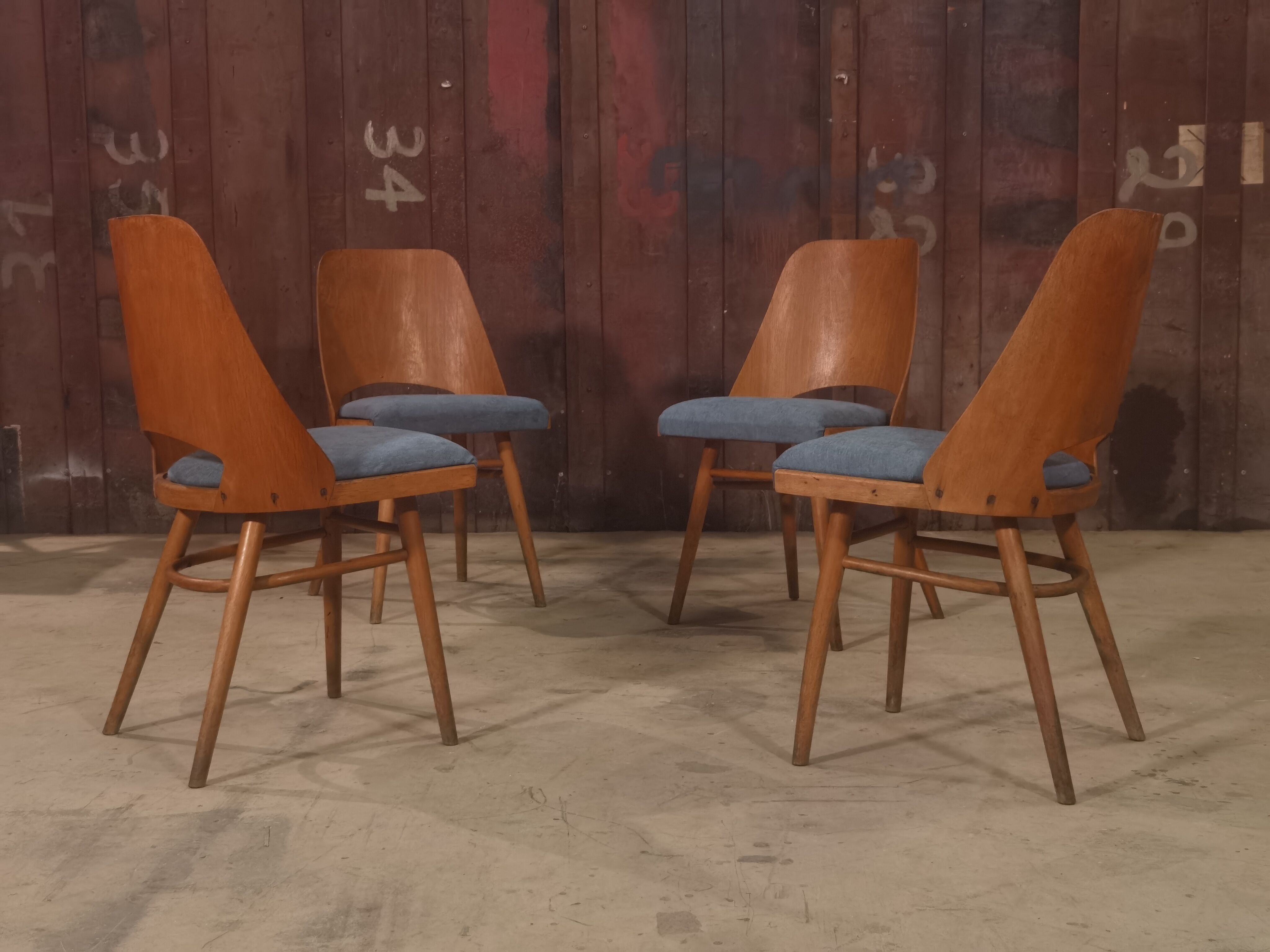 Suite of 4 chairs 515 Oswald Haerdtl's  for Thonet