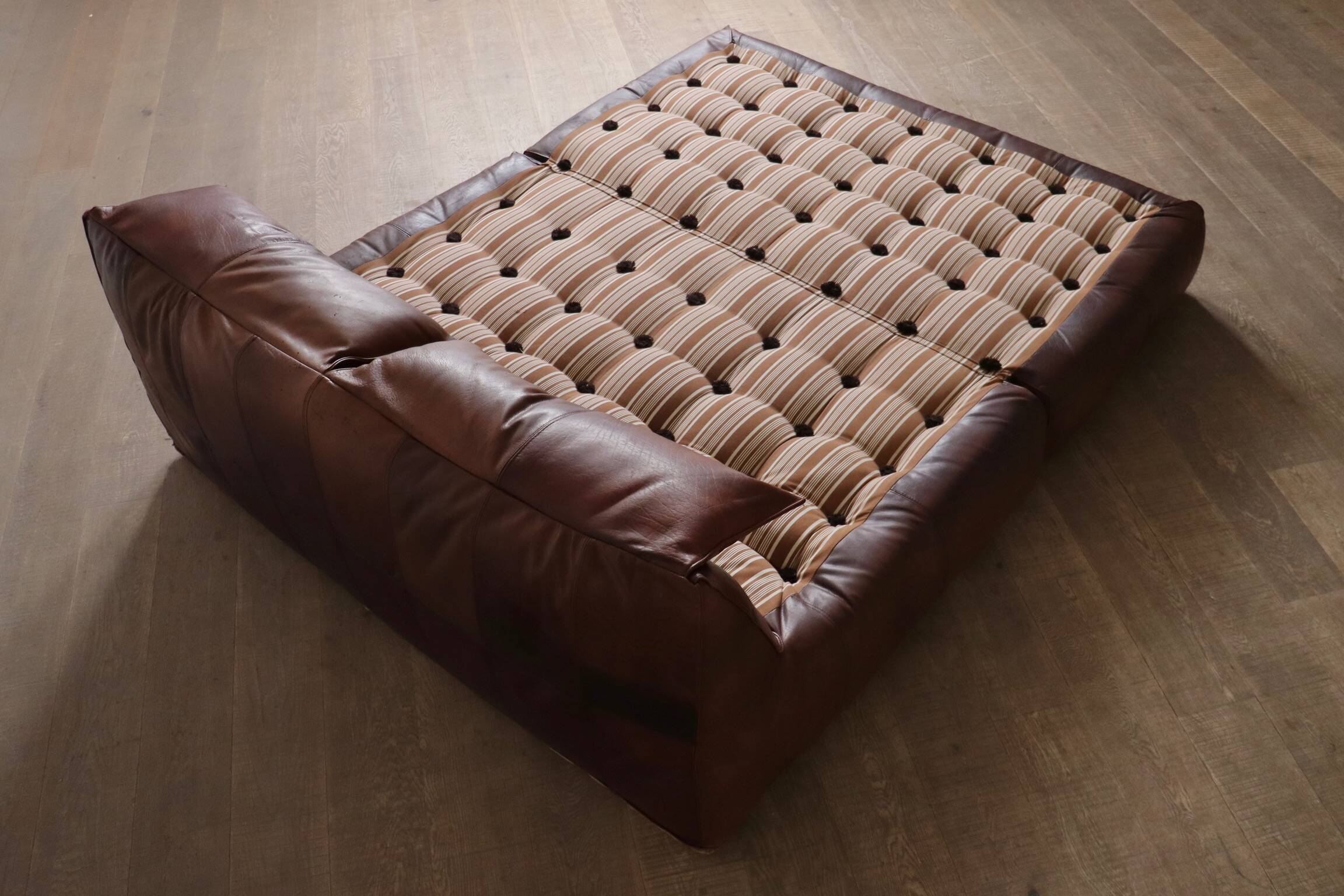 Le Bambole Bed In Buffalo Leather By Mario Bellini For B&B Italia, 1970s