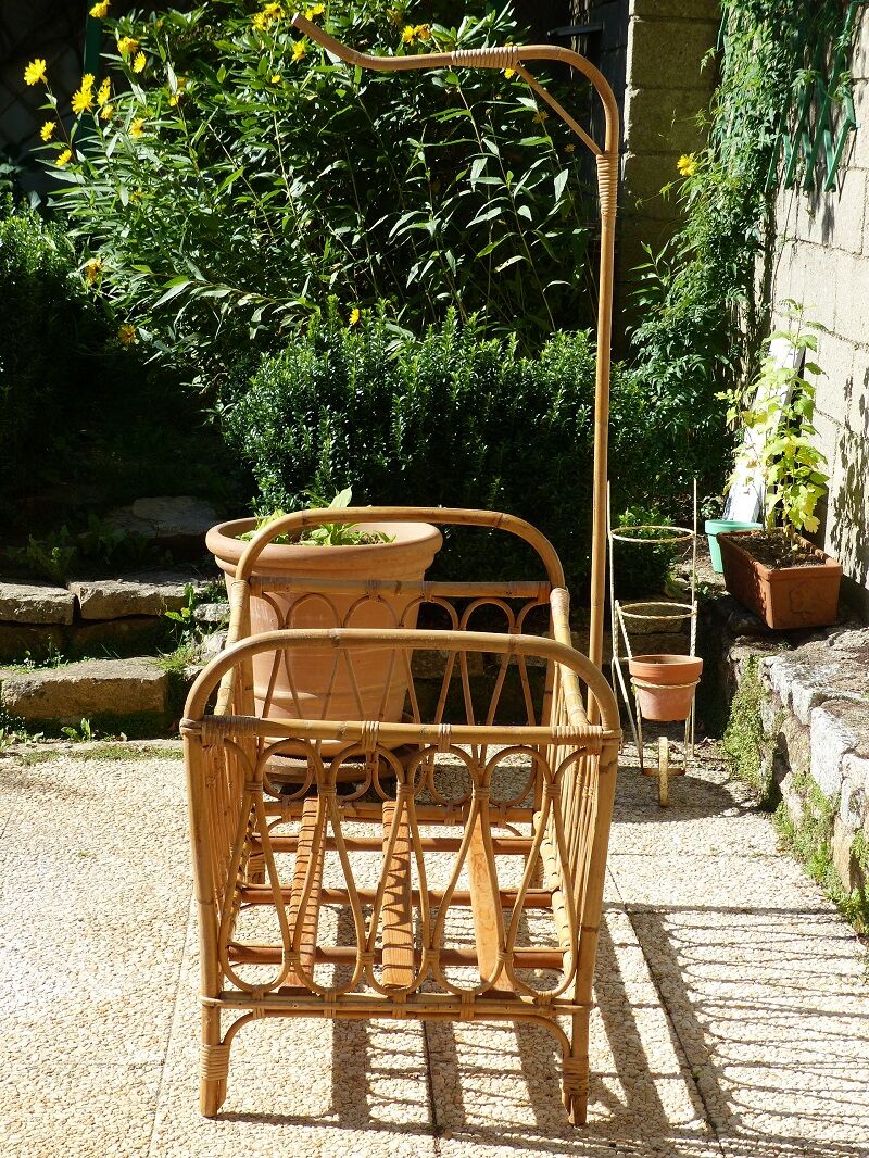 Children's bed in vintage rattan from the 1950s