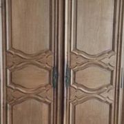 Armoire ancienne en bois massif