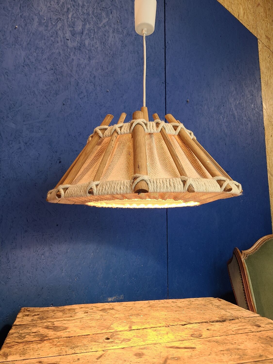 Suspension en bois et tissu, années 60