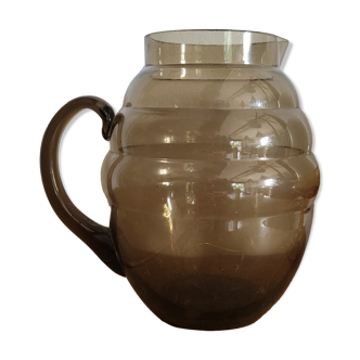 Carafe en verre ambré