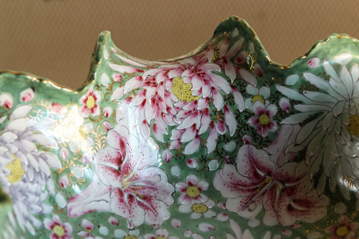 Polylobed earthenware salad bowl