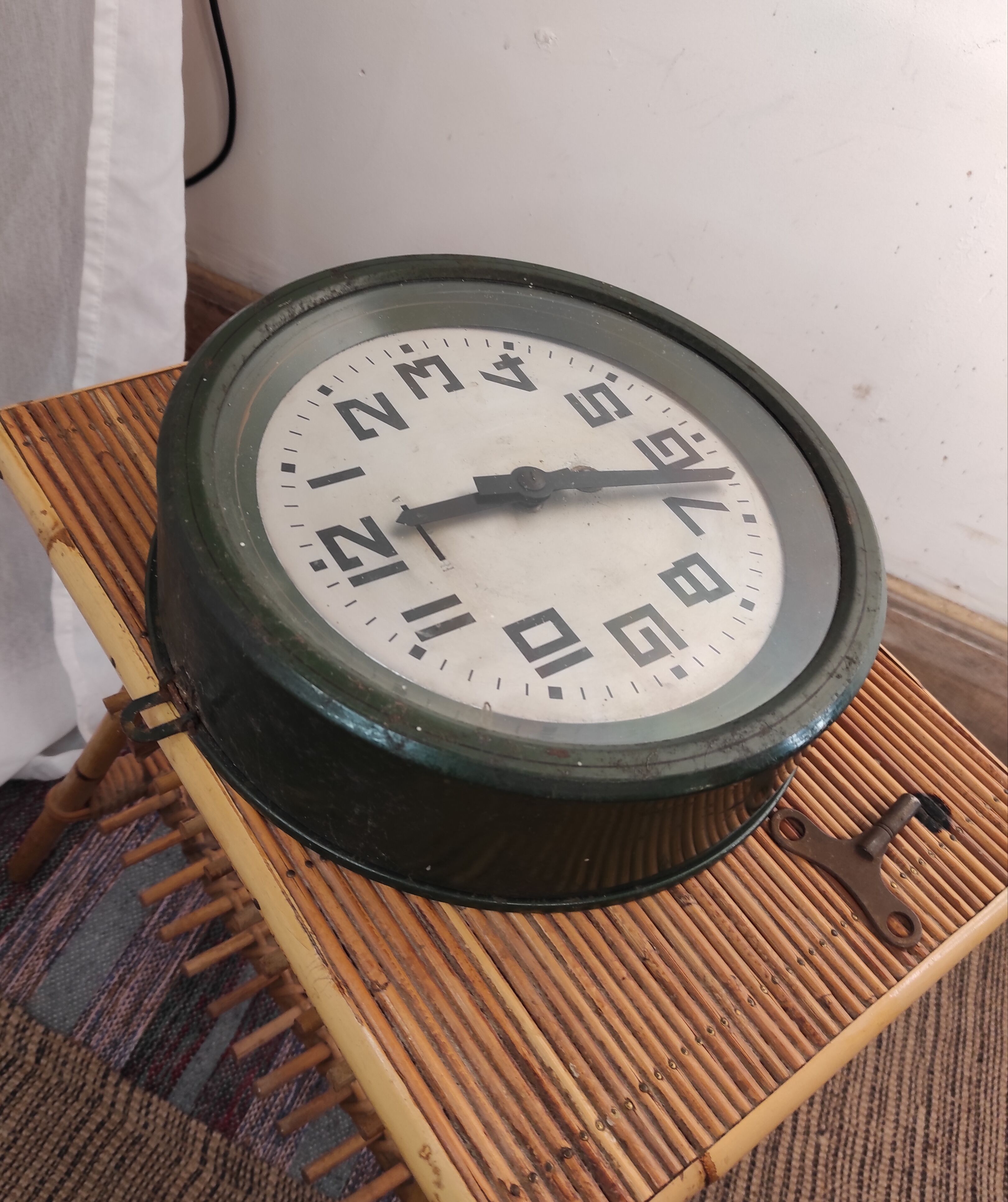 Station clock 1930