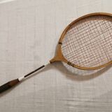 Old tennis racket early 20th in wood