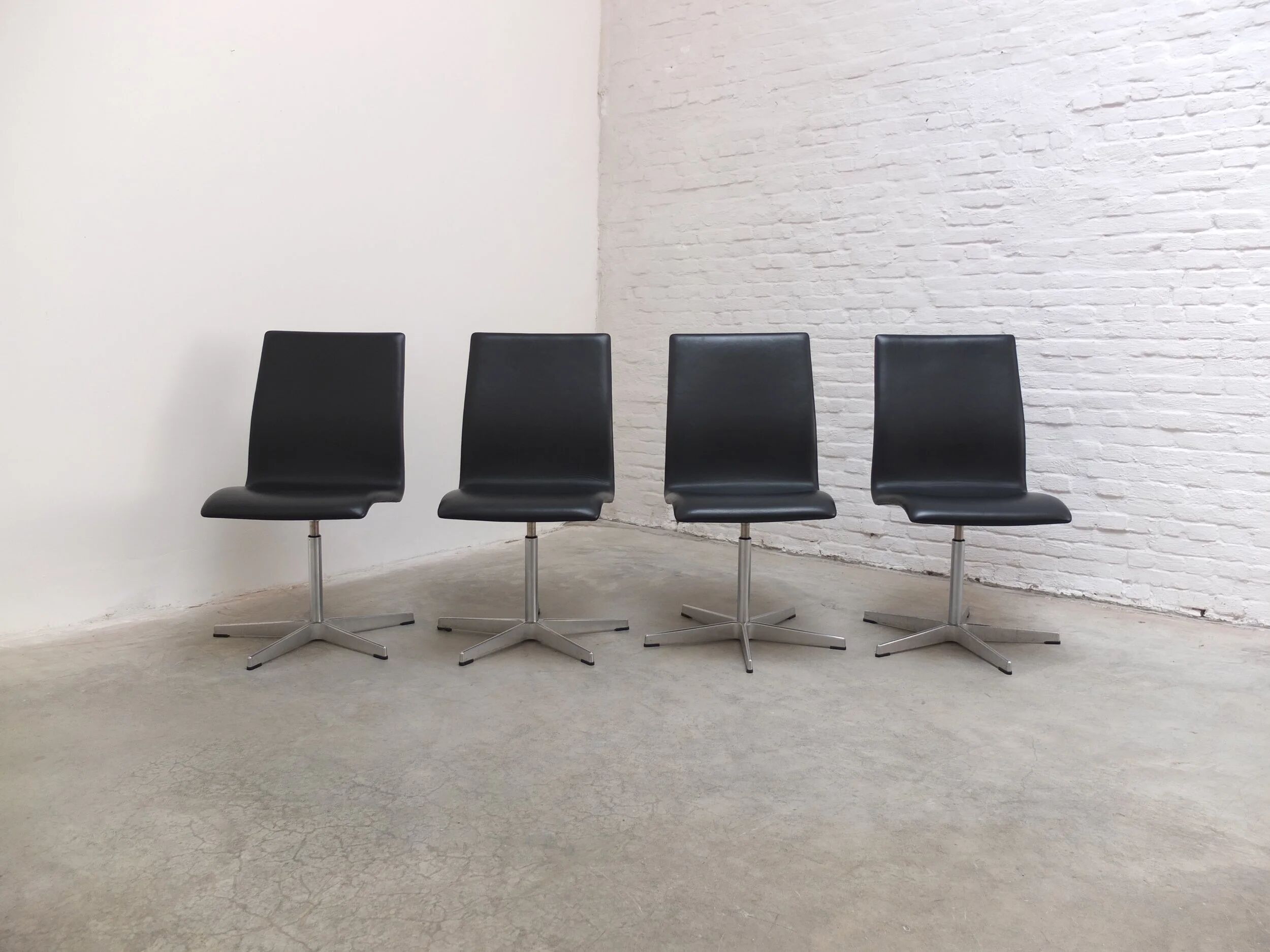 Set of 6 'Oxford' swivel chairs by Arne Jacobsen for Fritz Hansen, 1965