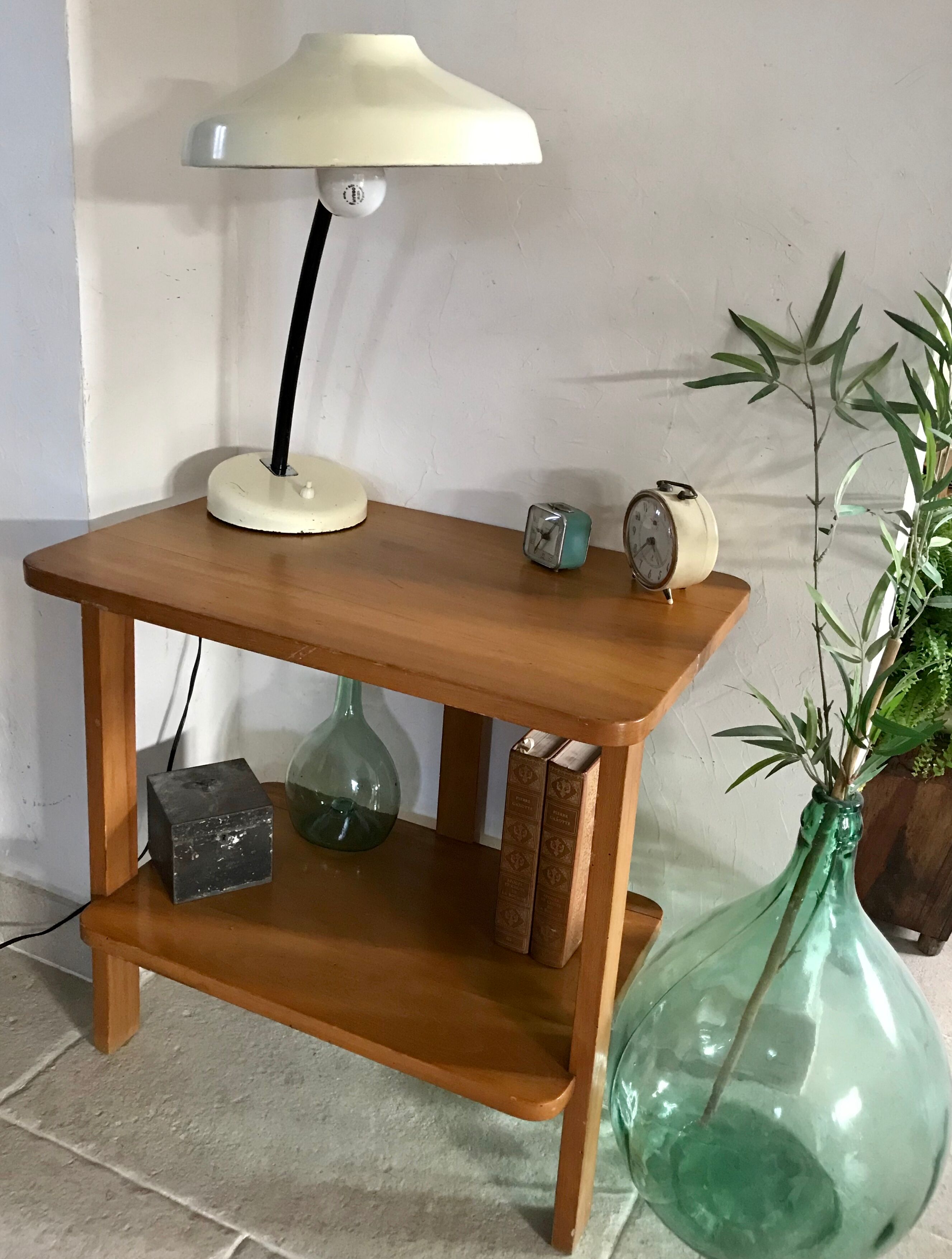 Tripod bedside table