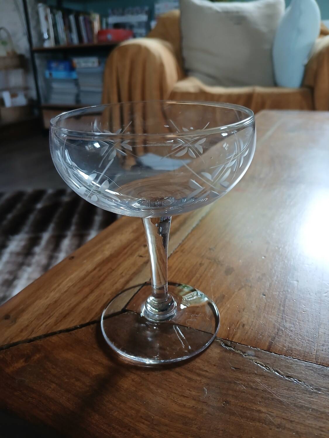8 mismatched vintage champagne coupes