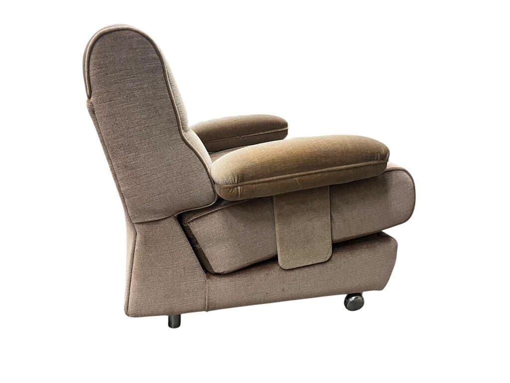 Beige vintage style lounge chair/armchair