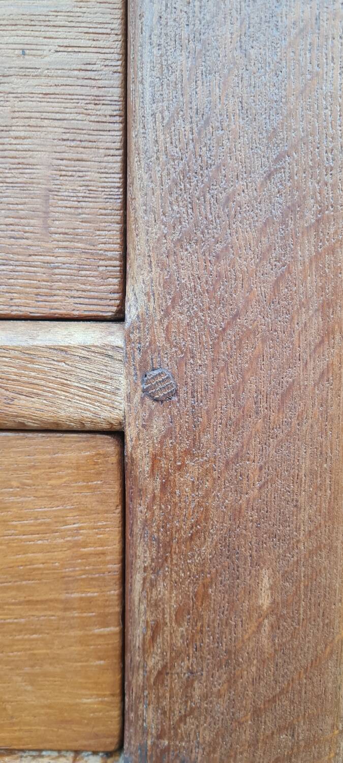 Oak chest of drawers
