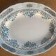 Plat de service pontesa motifs fleurs bleues en porcelaine vintage