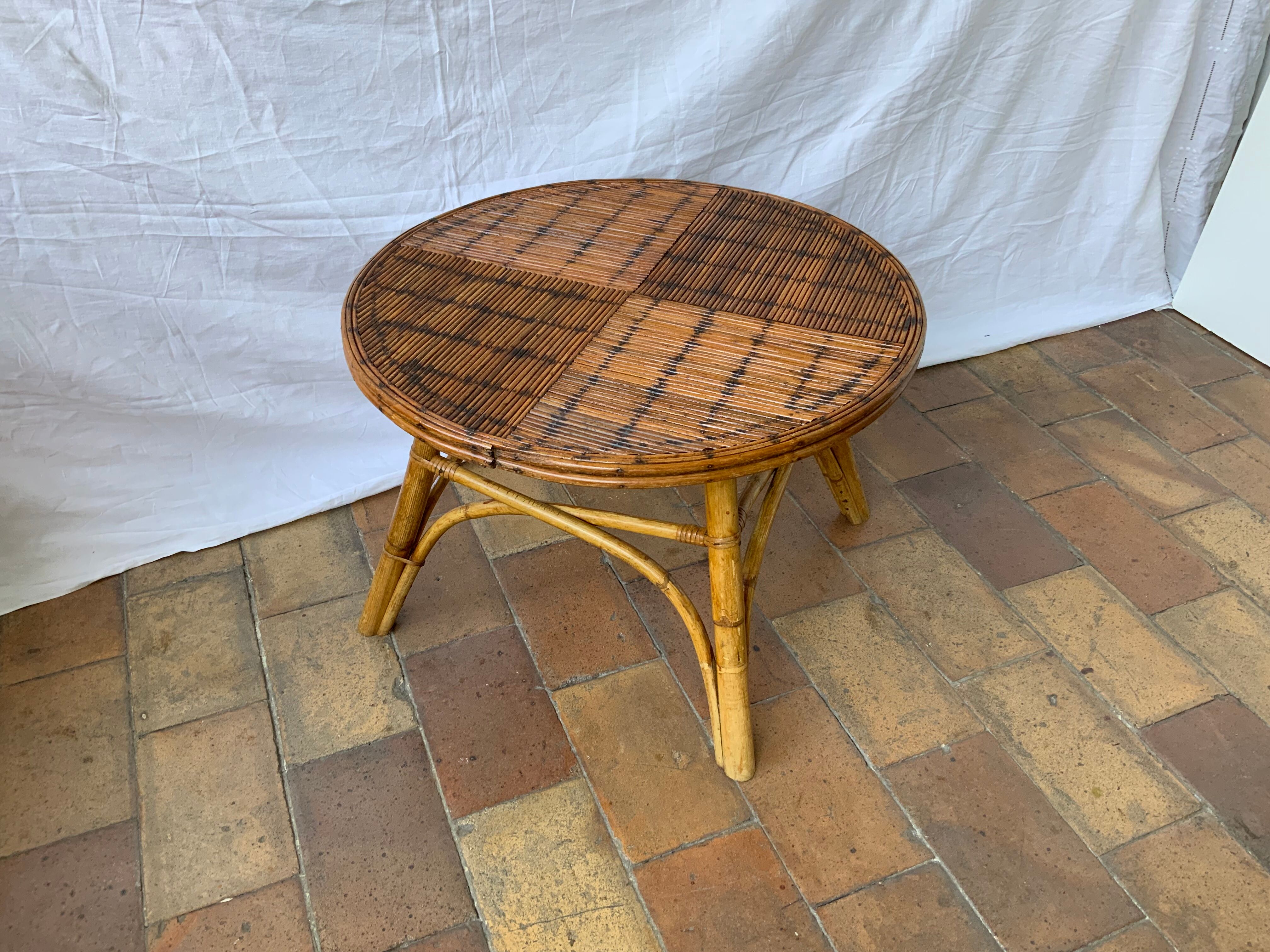 Table basse en rotin