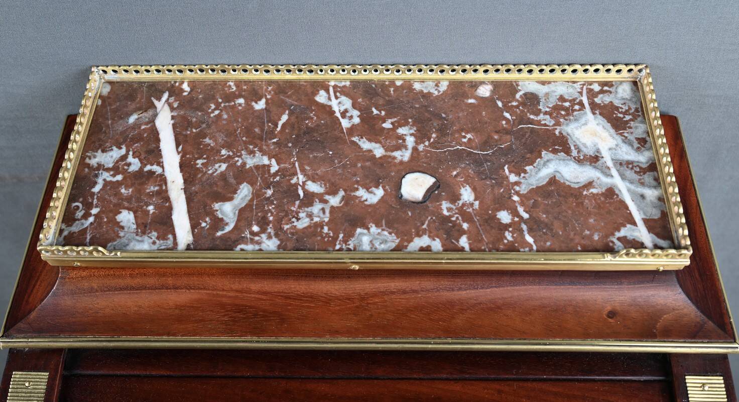 Small mahogany living room furniture, Louis XVI style – 2nd half of the 19th century.