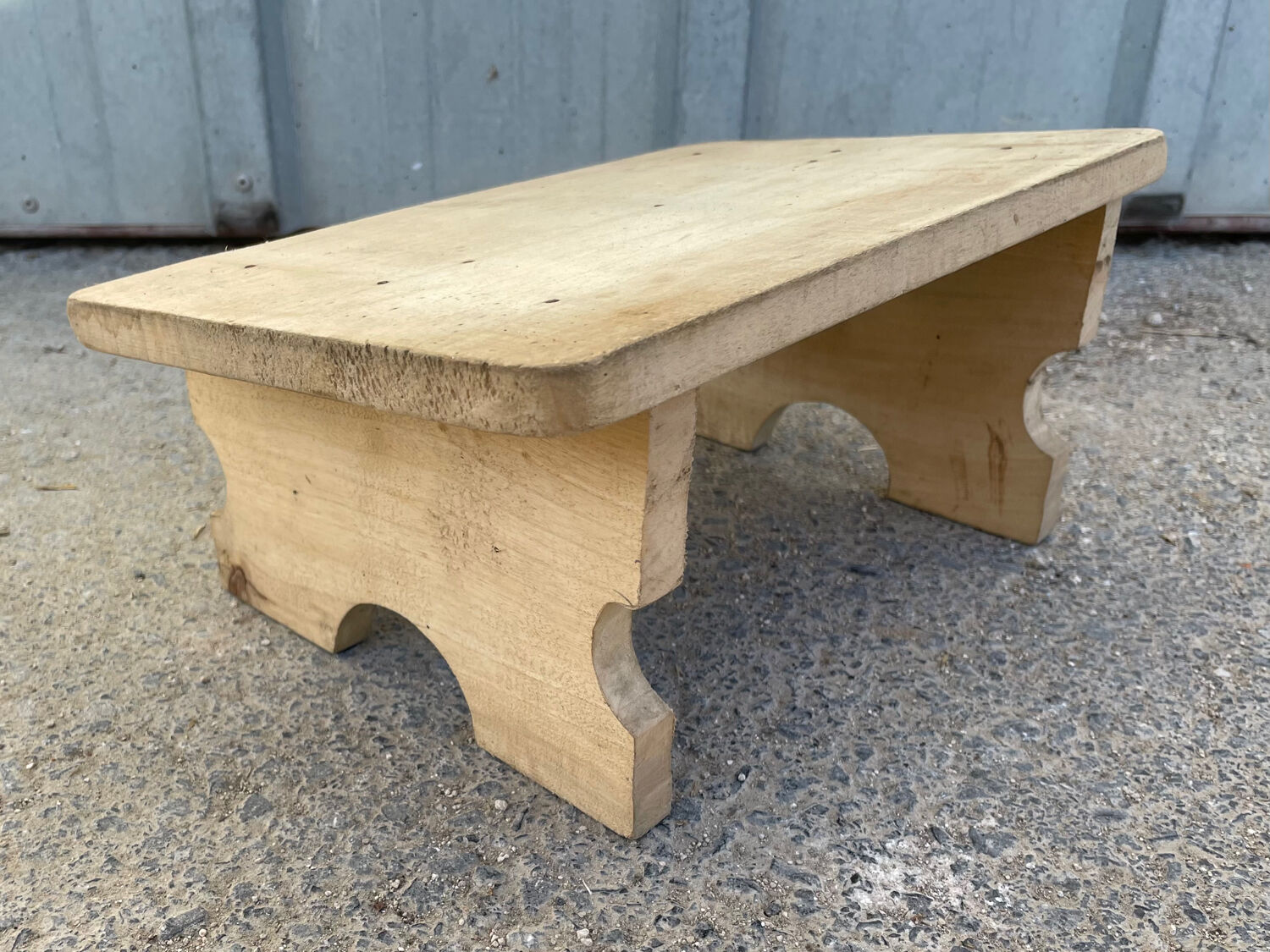 Wooden footrest