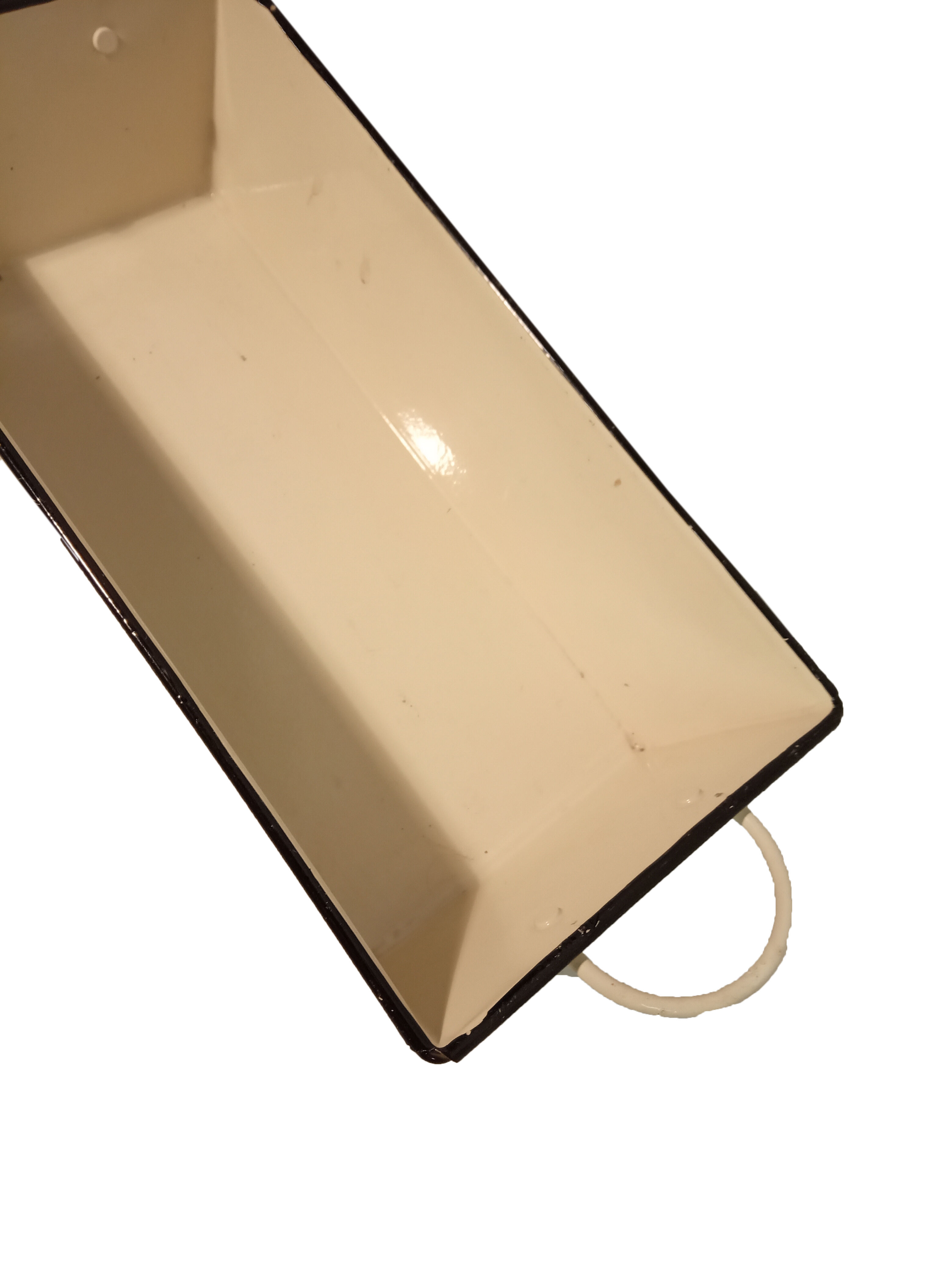 Enamelled sheet cup