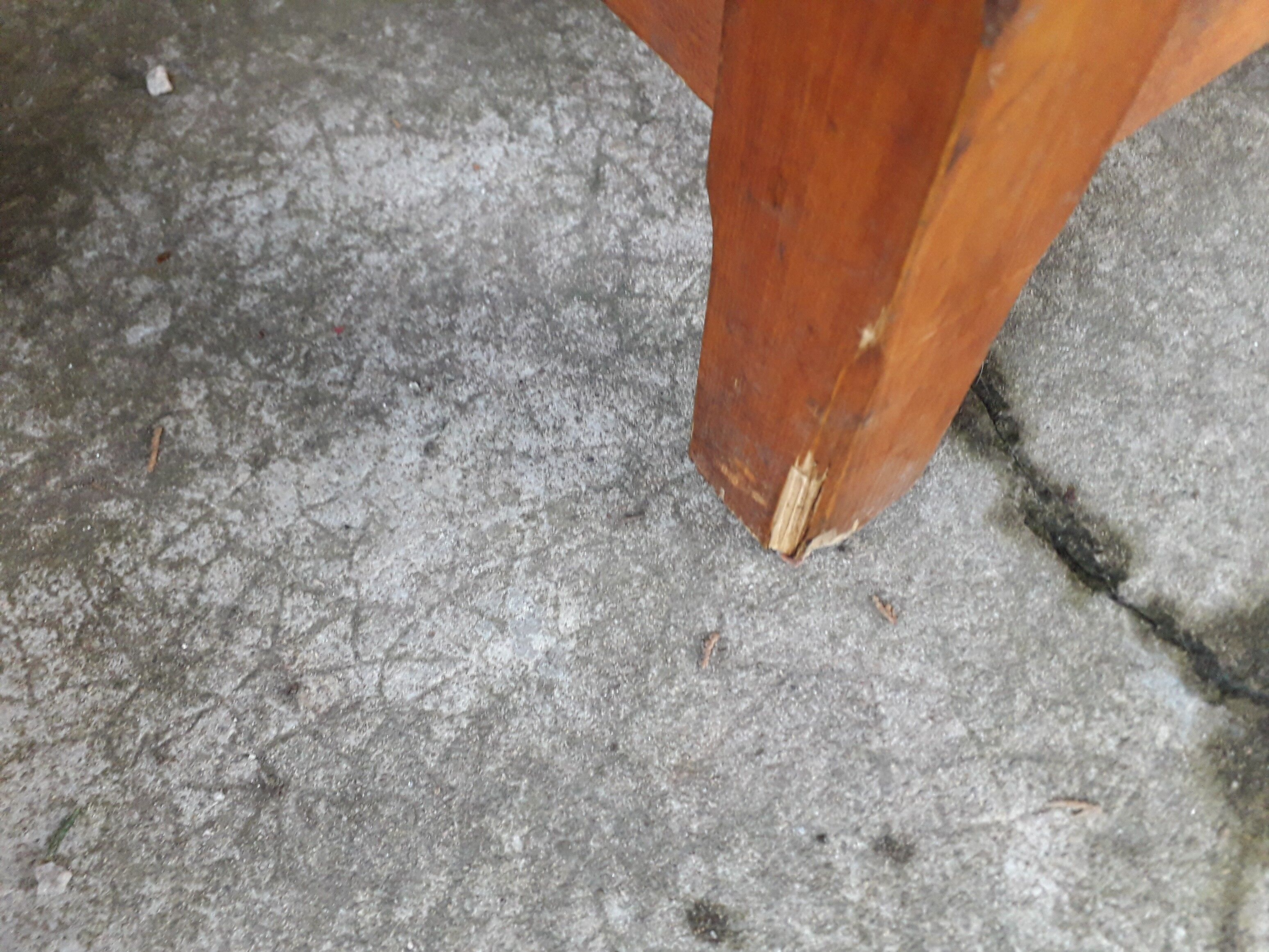 4 pine mountain style stools