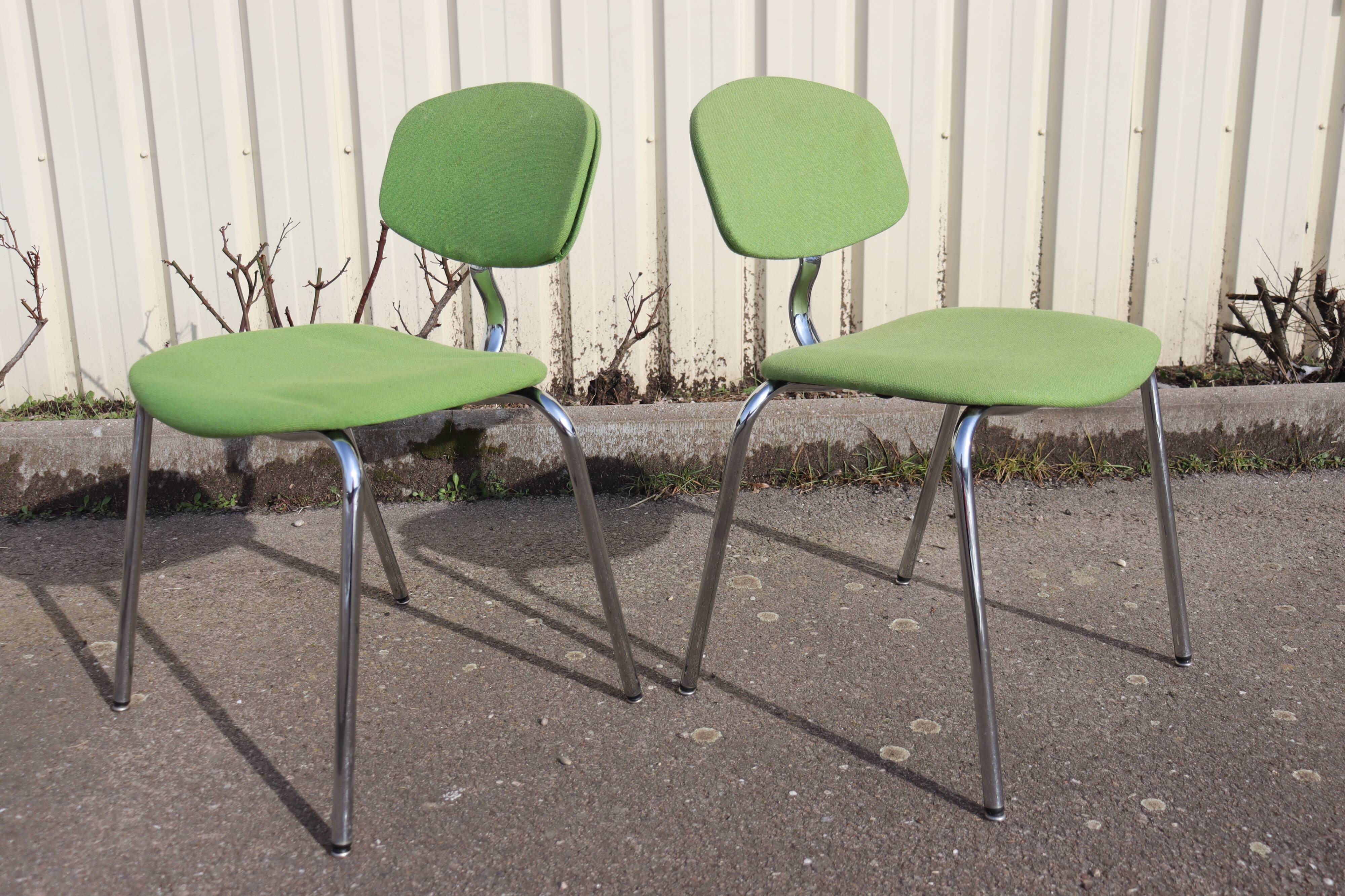 Set of 4 1970s Strafor-steelcase chairs
