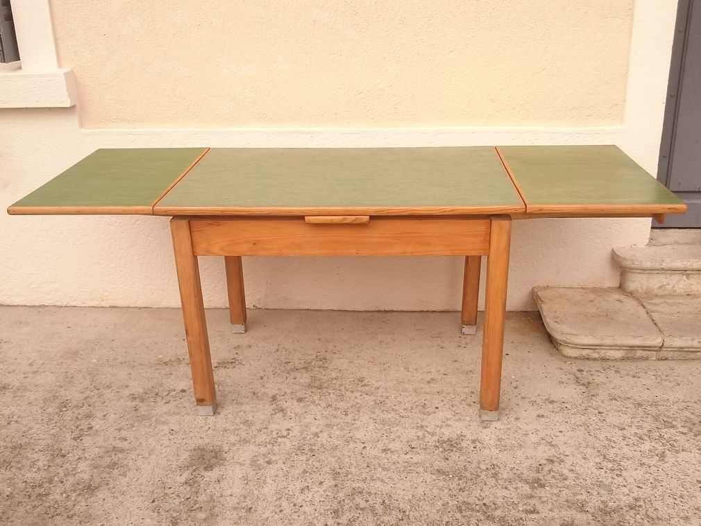 Vintage mado table