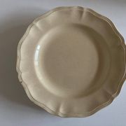 Set of 4 ivory Sarreguemines plates with gadroons