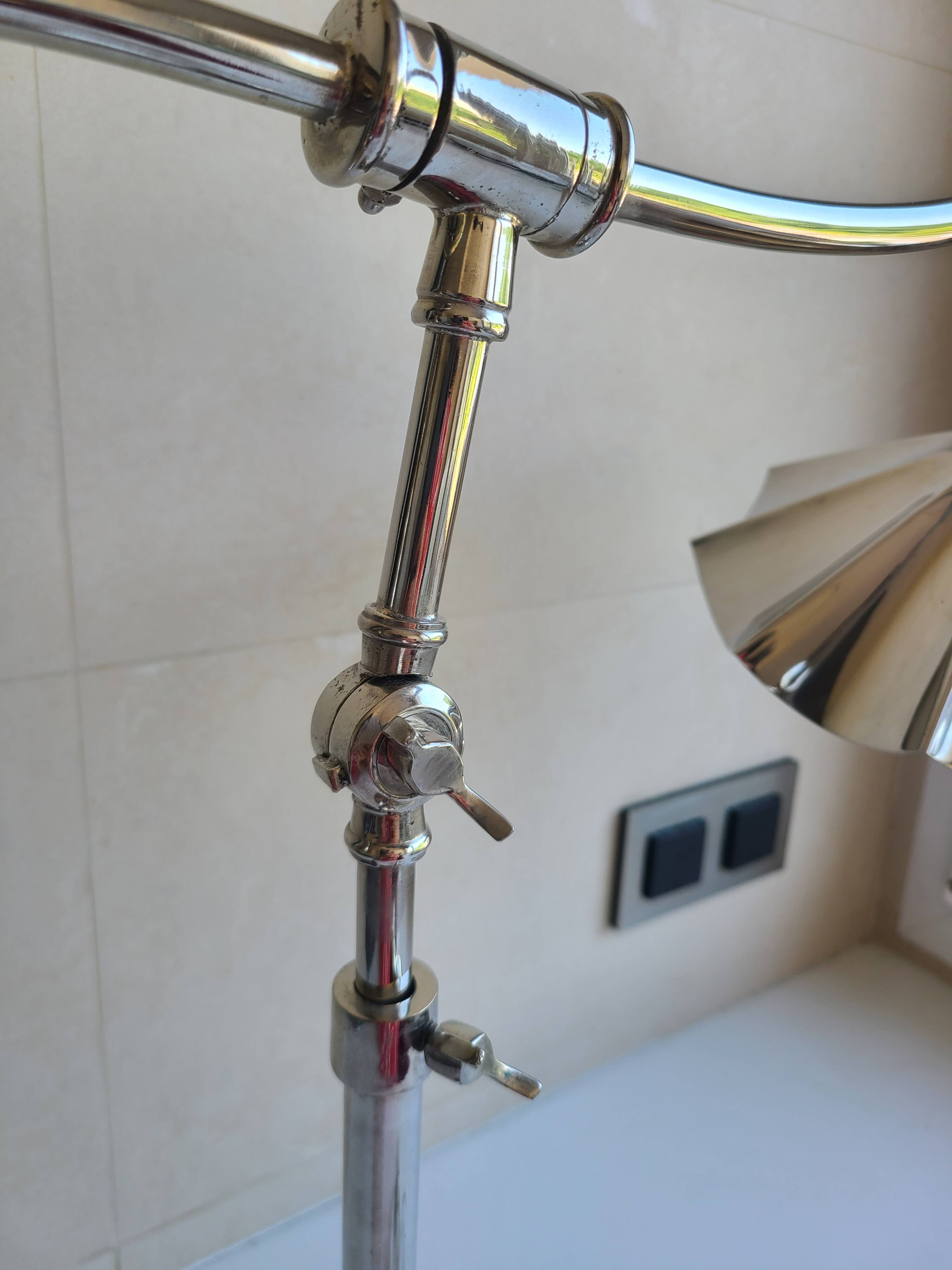Vintage articulable chrome lamp