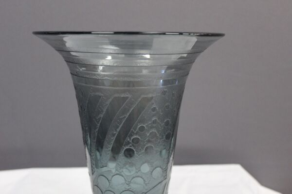 Vase bleu d'époque art déco dégagé à l'acide