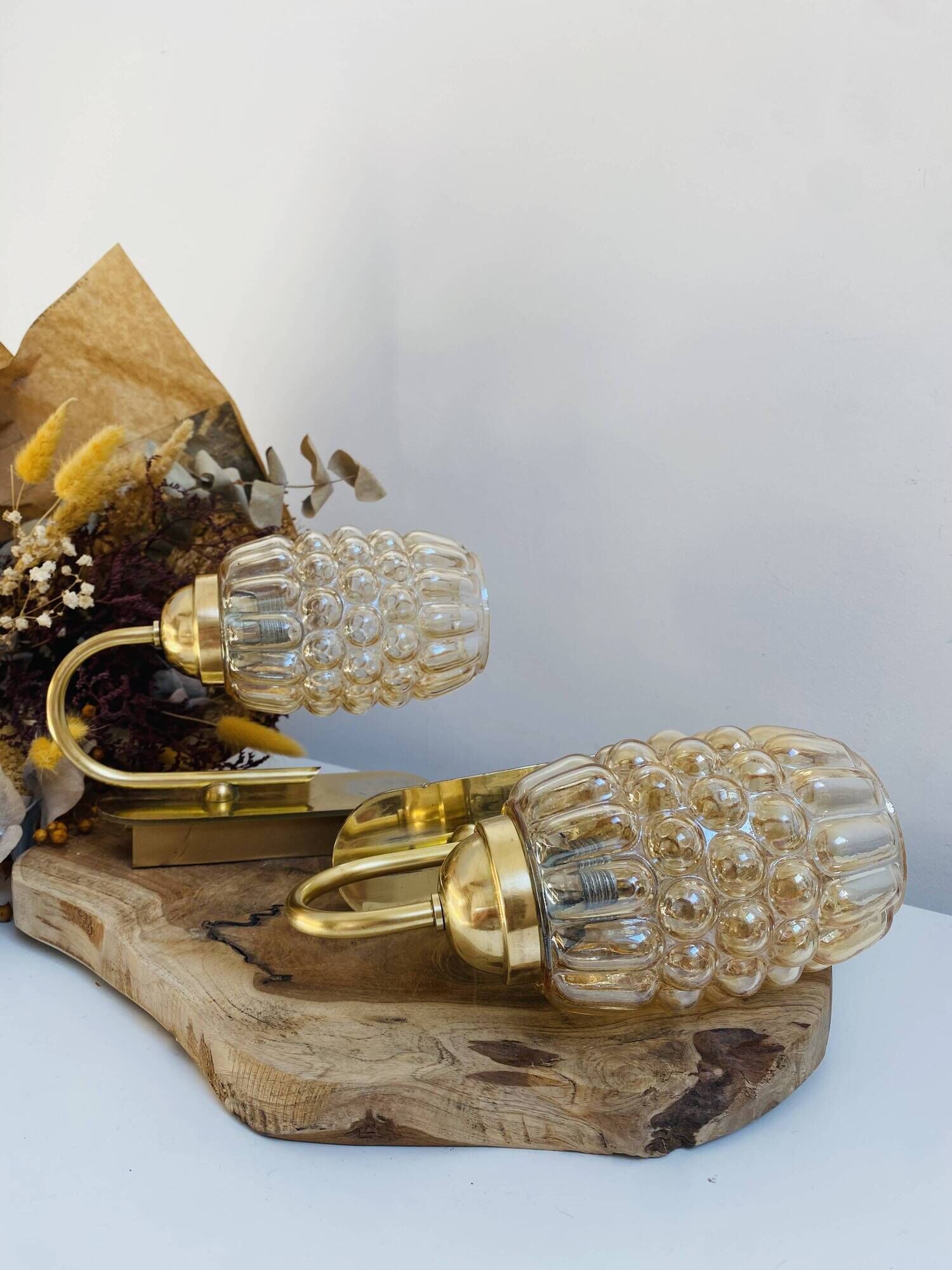 Pair of wall lights in brass and moulded bubble glass, style Helena Tynell.