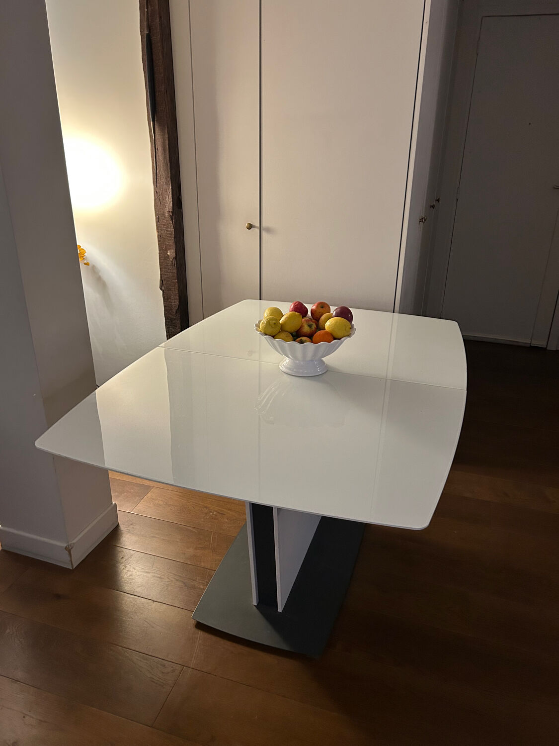 Extensible dining table BoConcept