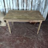 Farm table