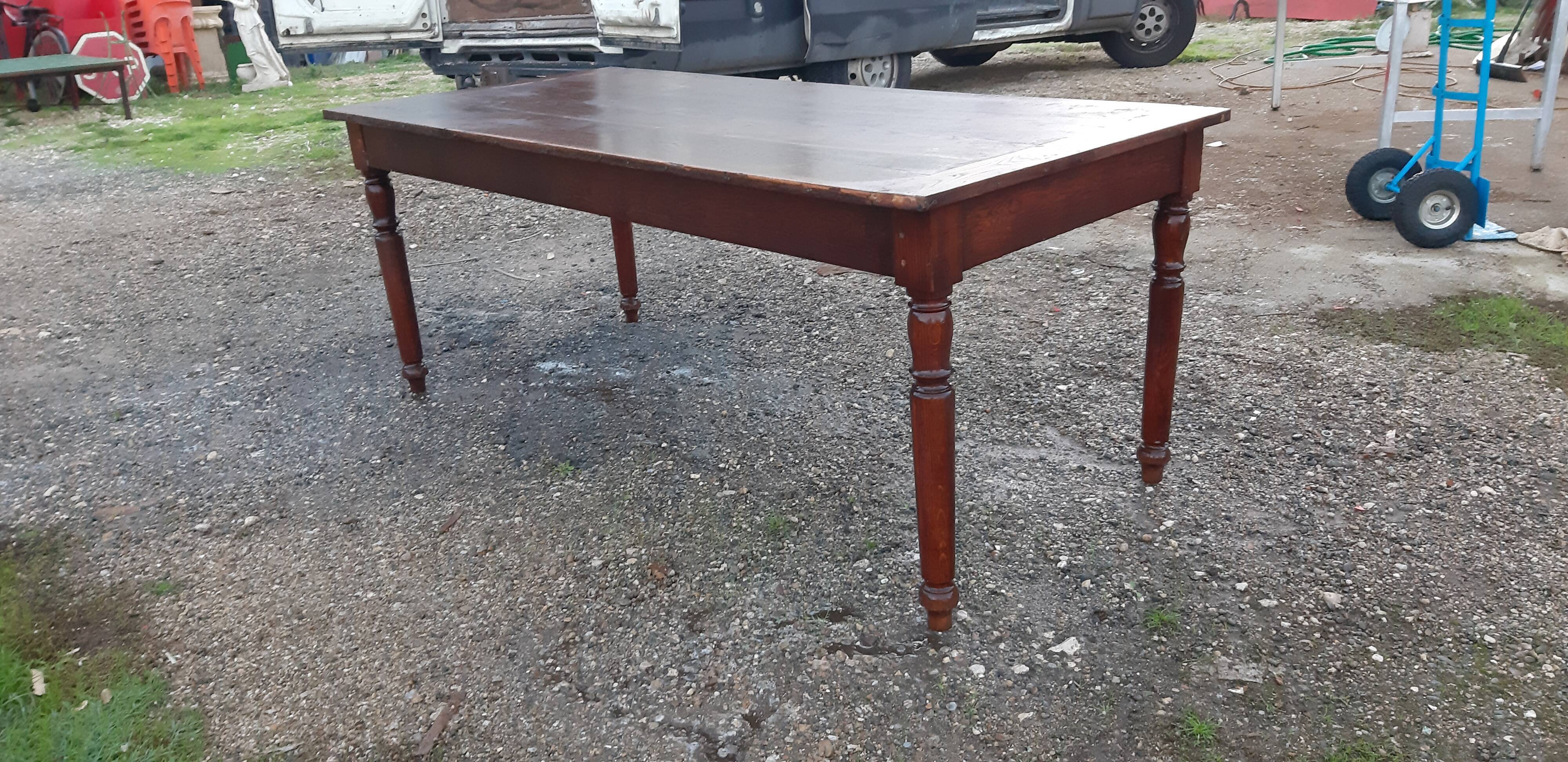Country farm table in oak