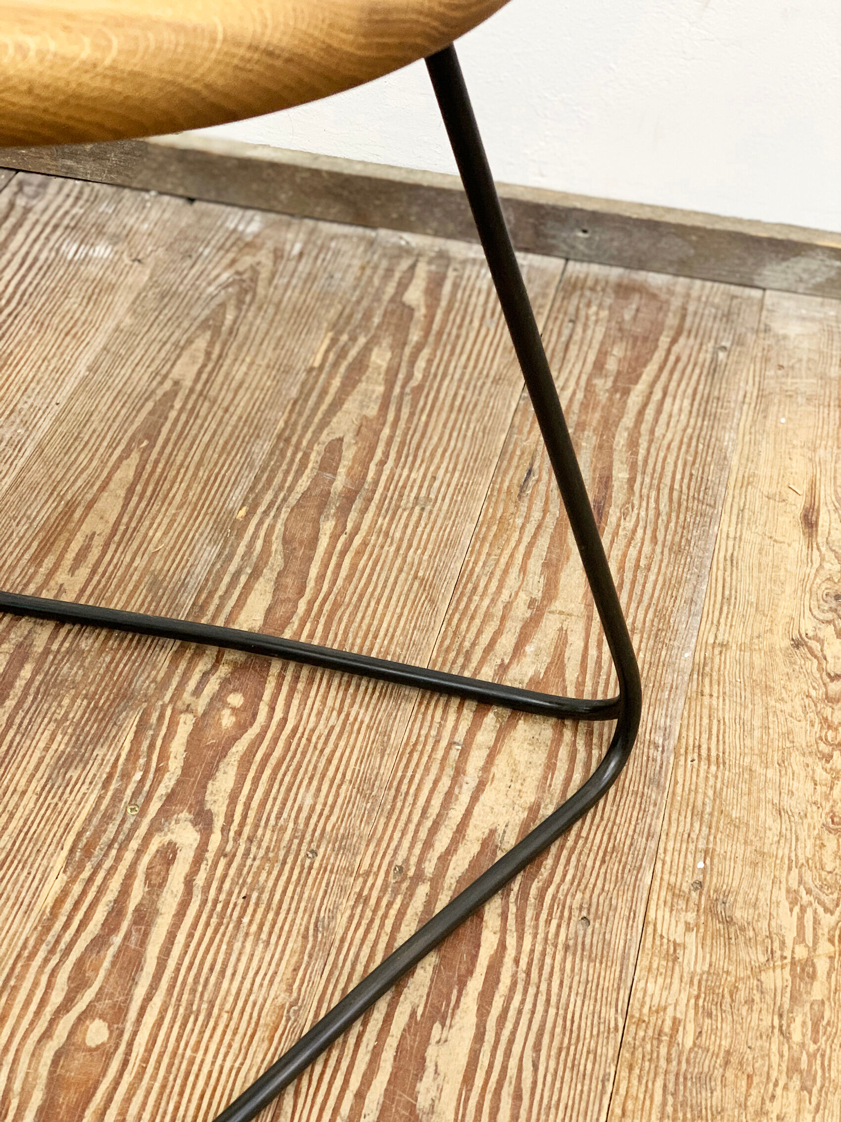Bar stool in steel and oak