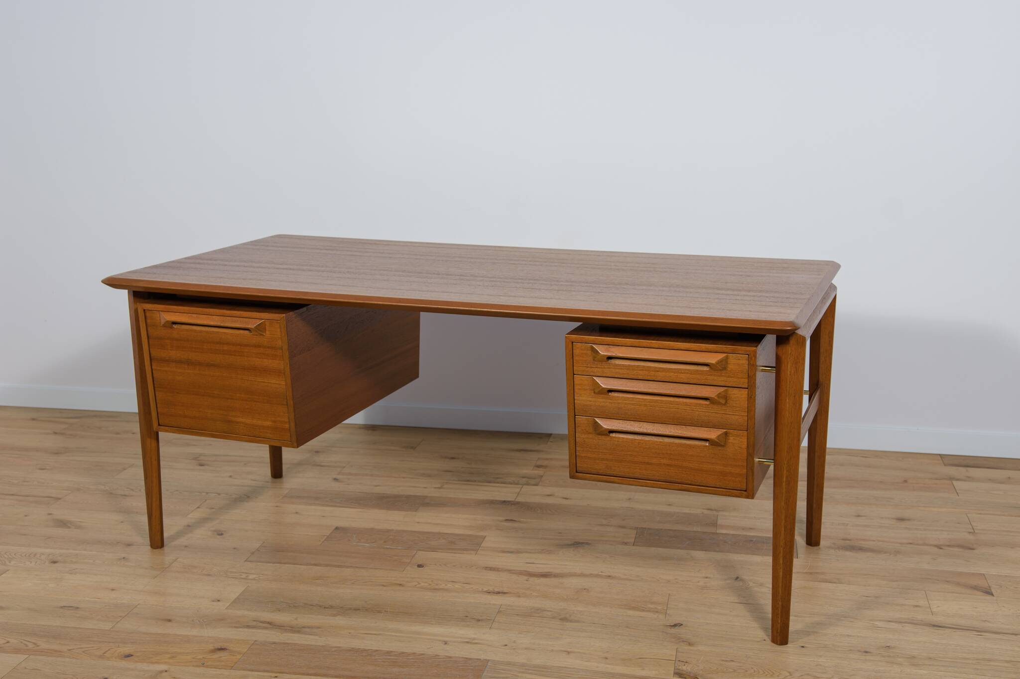 Mid-Century Teak Desk by I.B Kofod-Larsen for Seffle Möbelfabrik, Sweden, 1950s