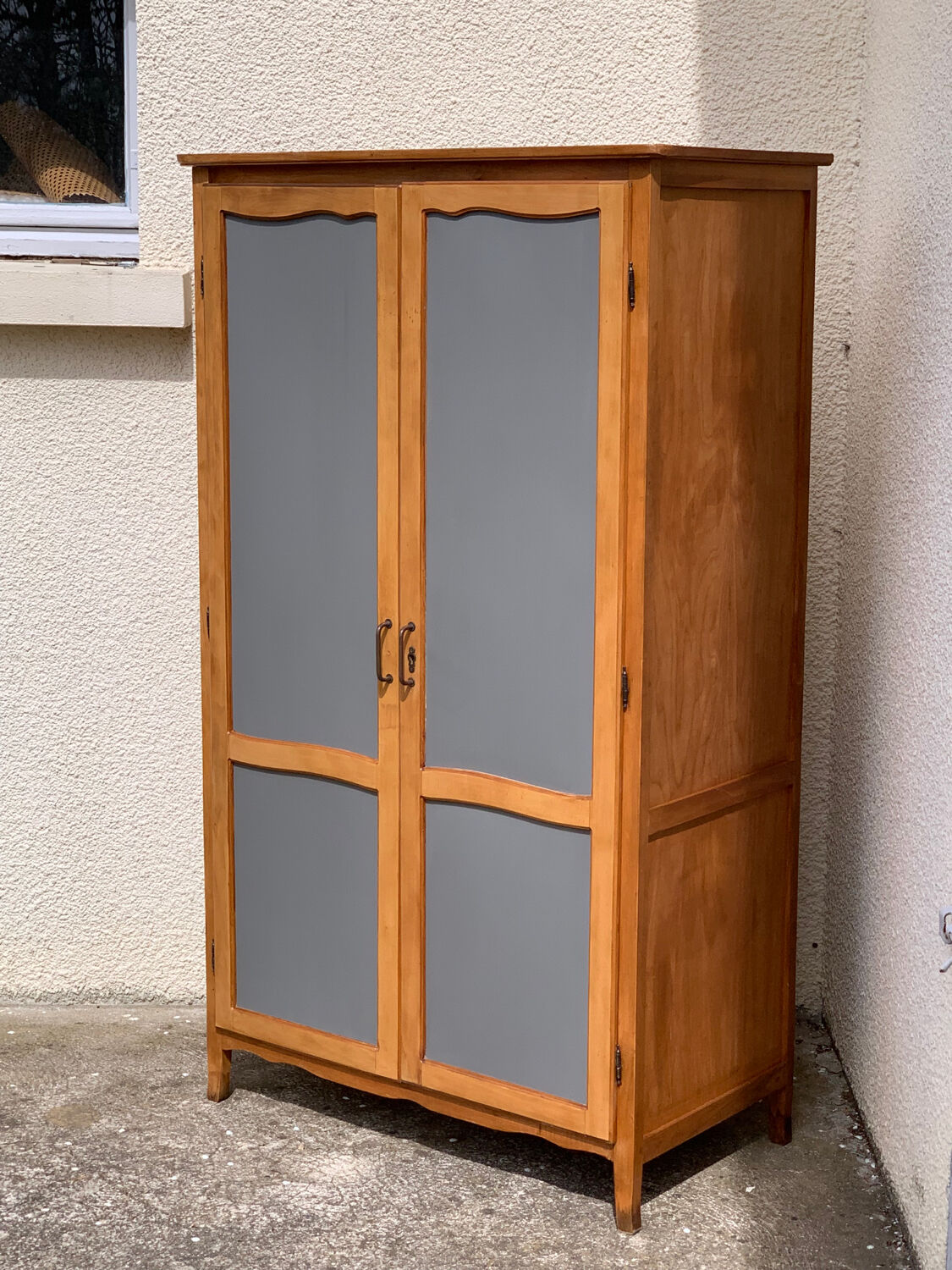 Vintage Parisian cabinet 1970s