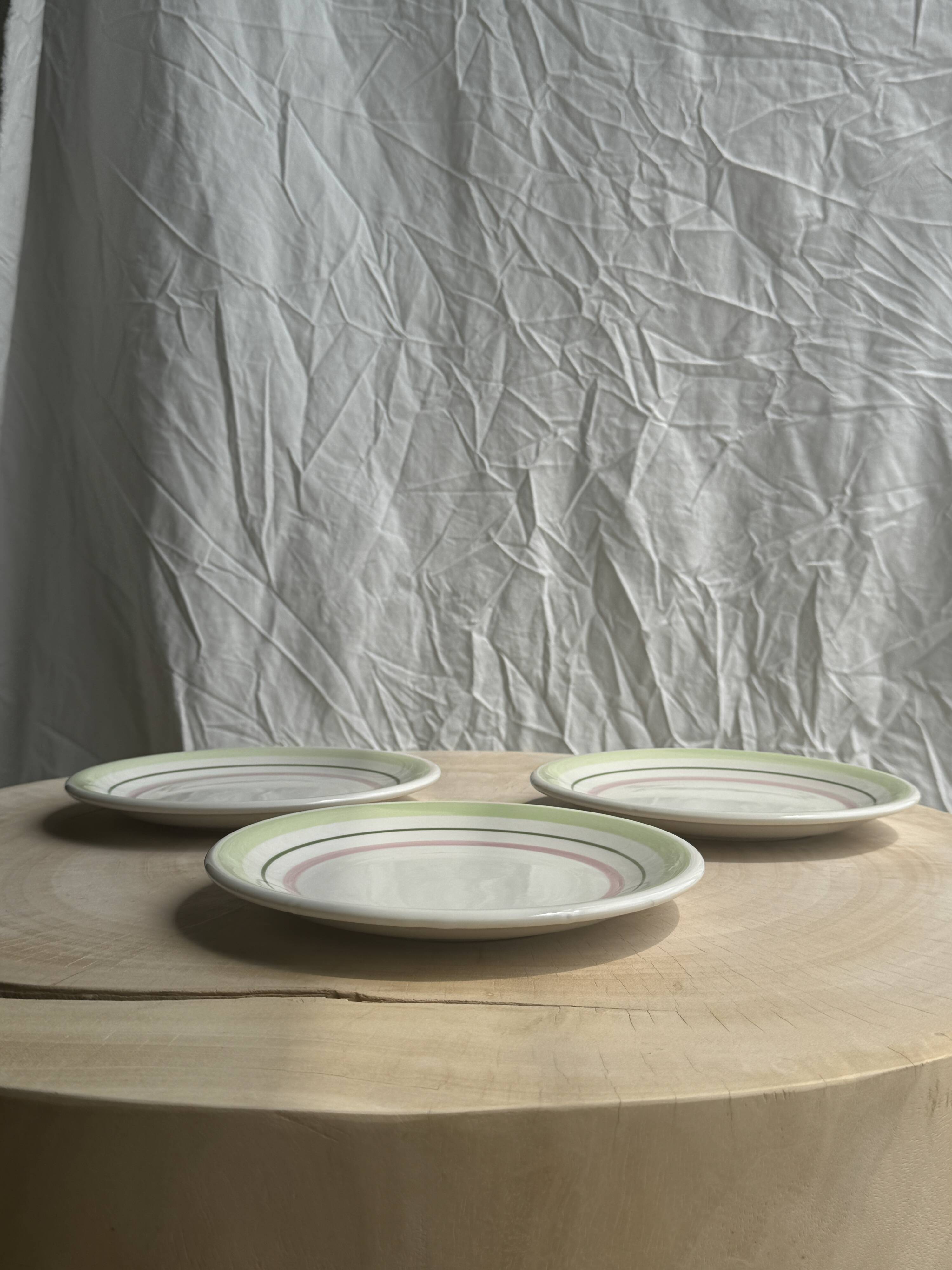 Set of 12 green and pink Italian plates