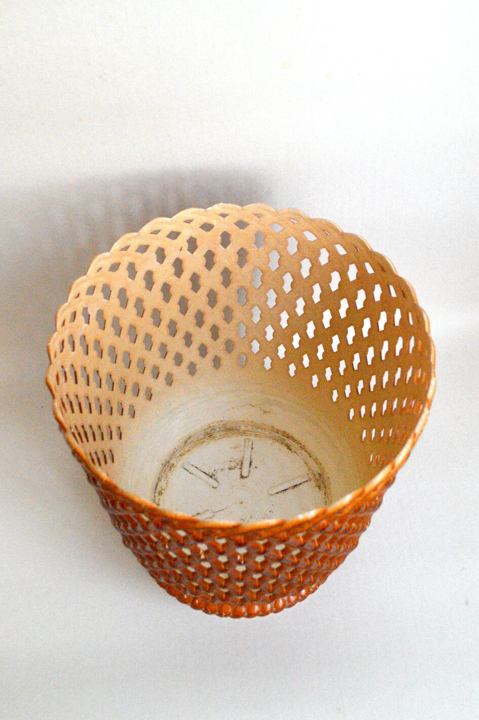 Vintage openwork pot cover