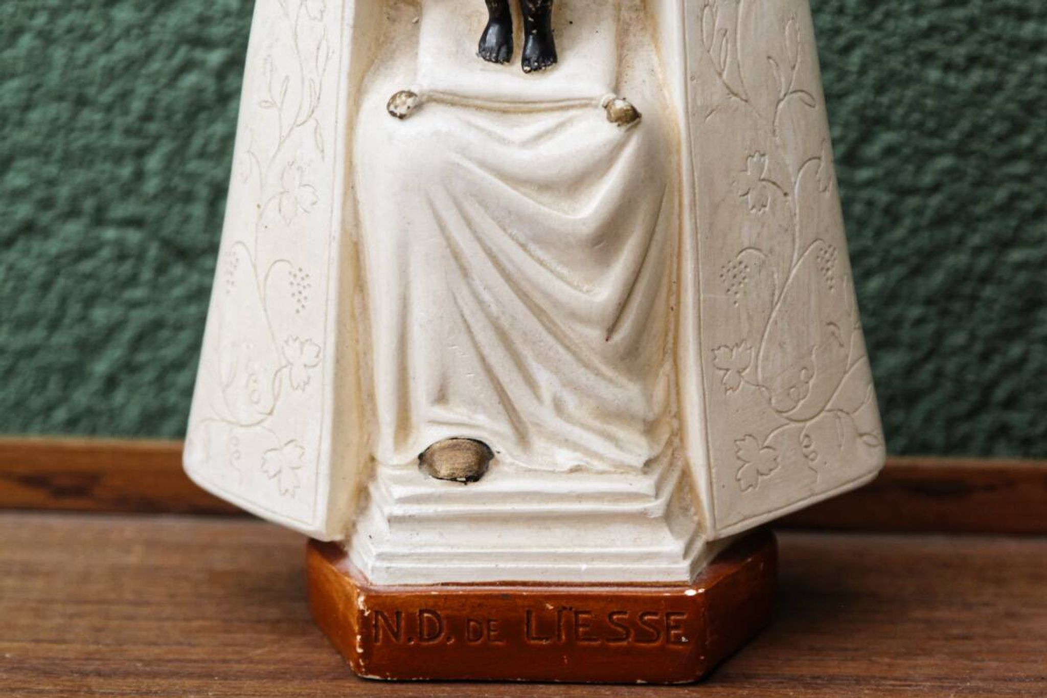 Vierge à l'enfant en plâtre, Notre Dame de Liesse, signé Bacci