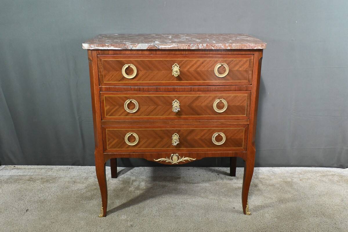 Small Mahogany Chest of Drawers – Part 1 of the 20th Century