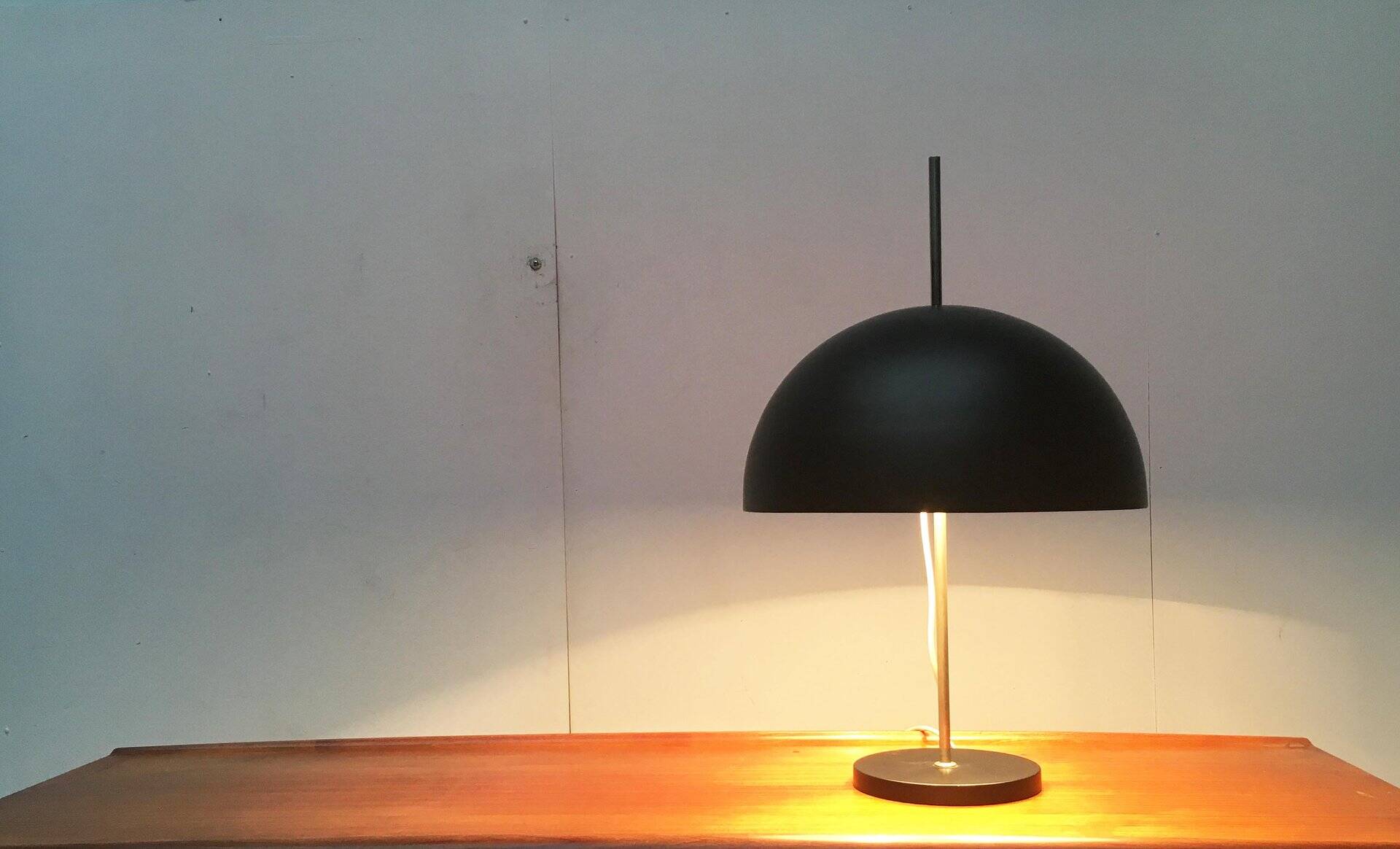 Mid-century minimalist table lamp