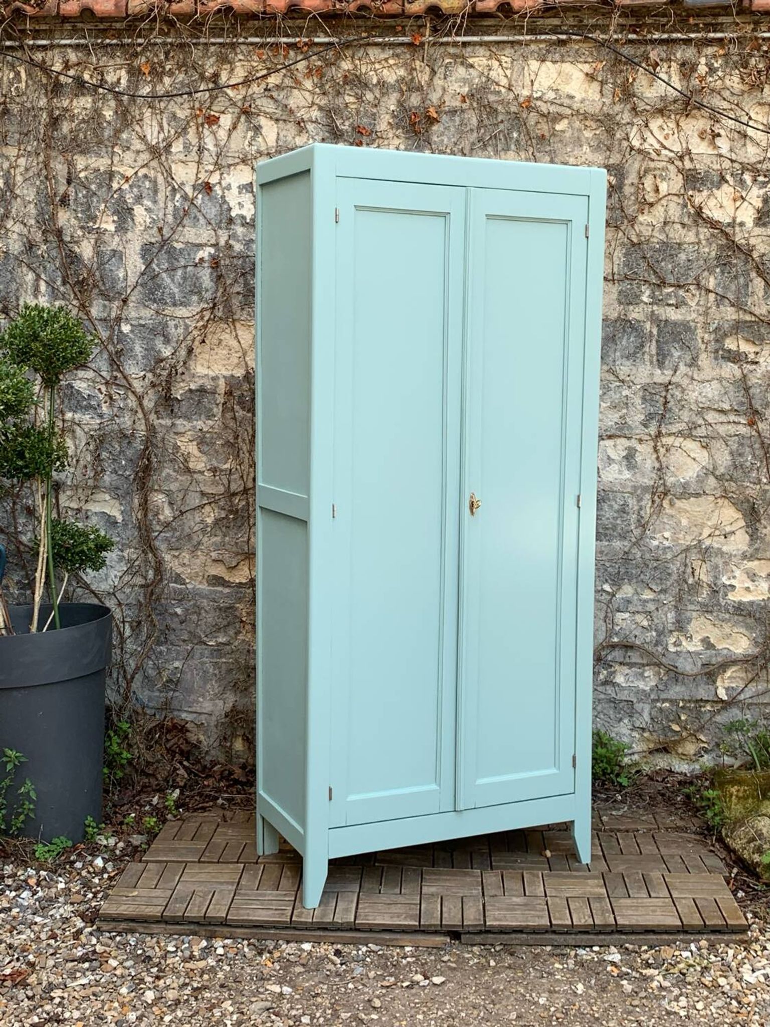 Armoire parisienne vintage bleu vert grisé