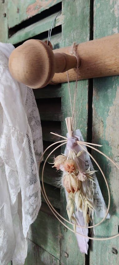 Five-headed light wood hook