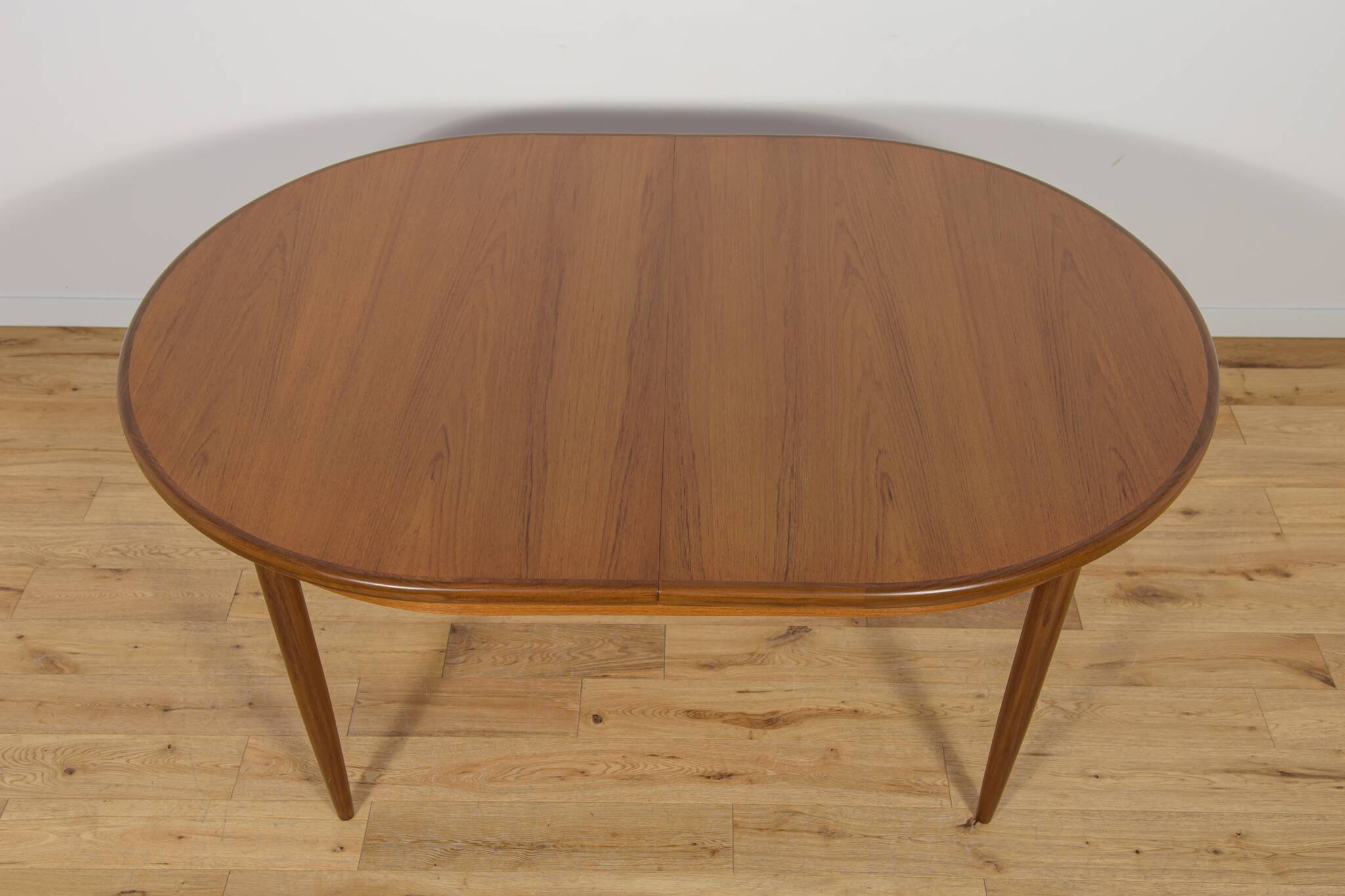 Mid-century oval teak dining table from G-Plan, 1960s