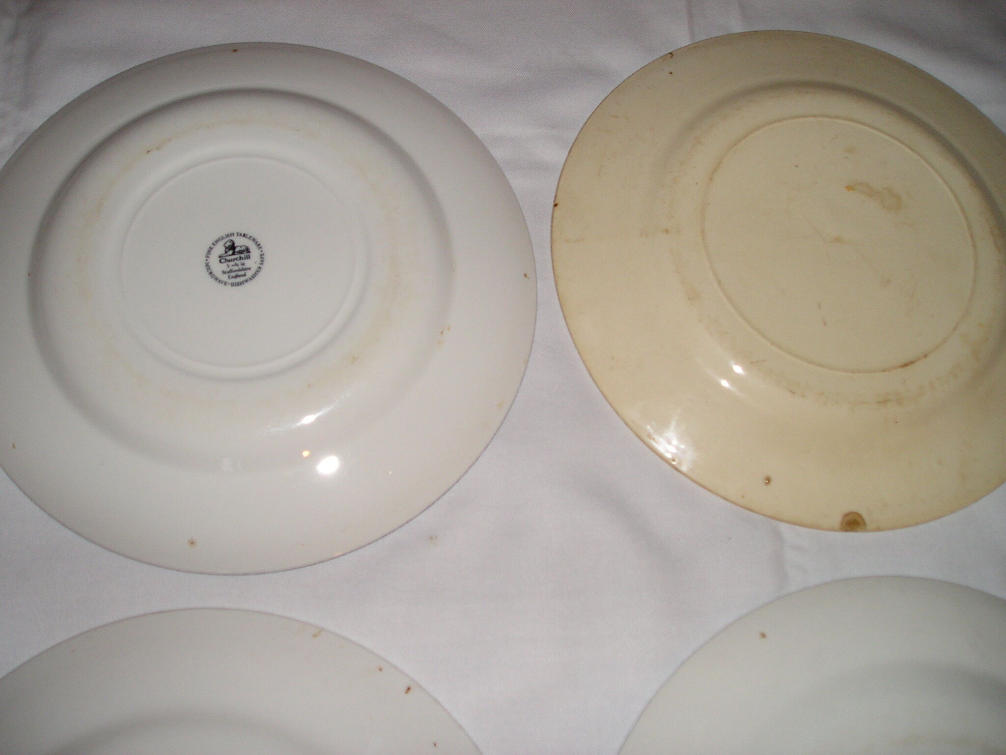 Lot de 12 assiettes plates différentes
