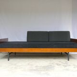 Daybed LC8 A.R.P. Pierre Guariche 1955