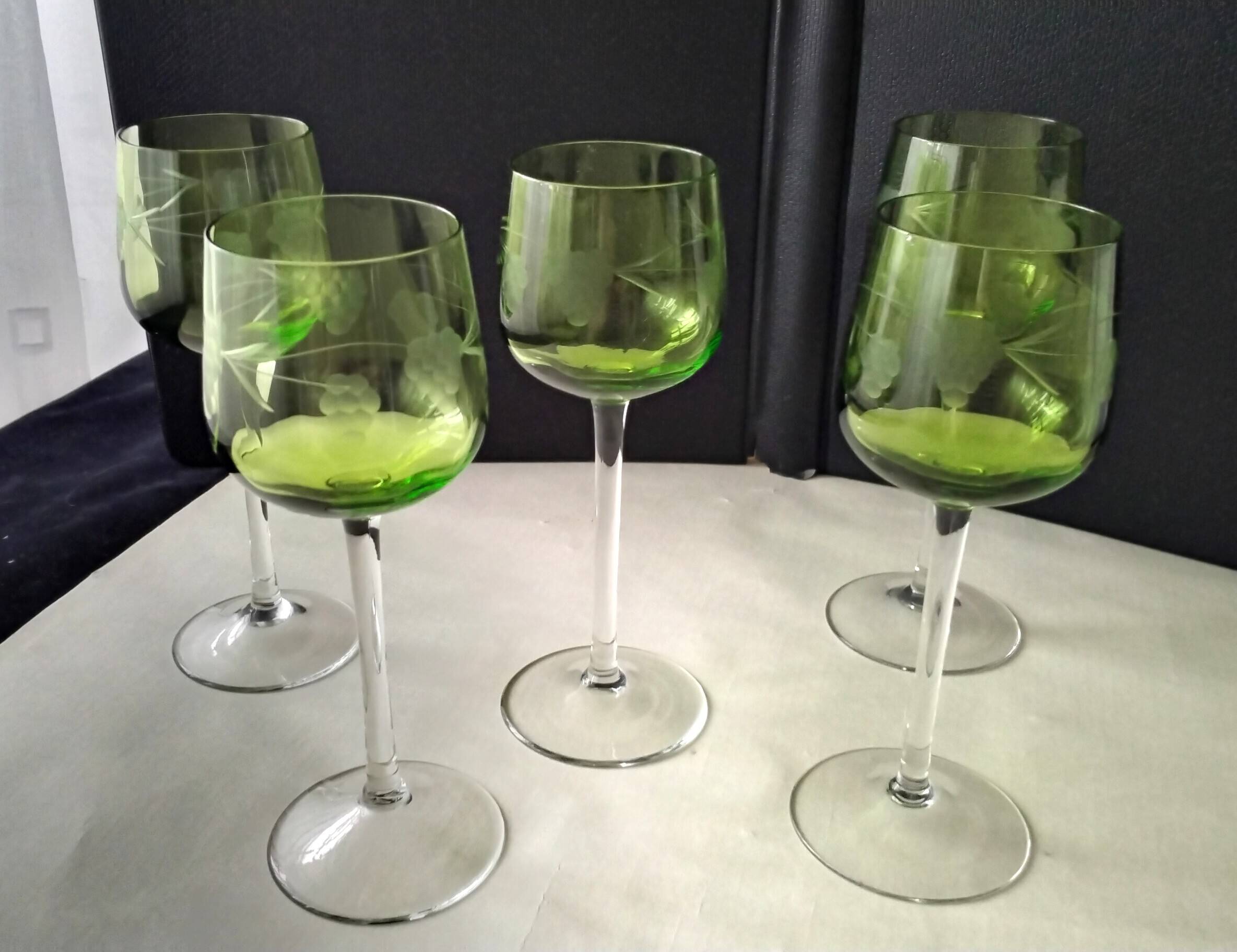 5 Alsace white wine glasses with engraved decoration