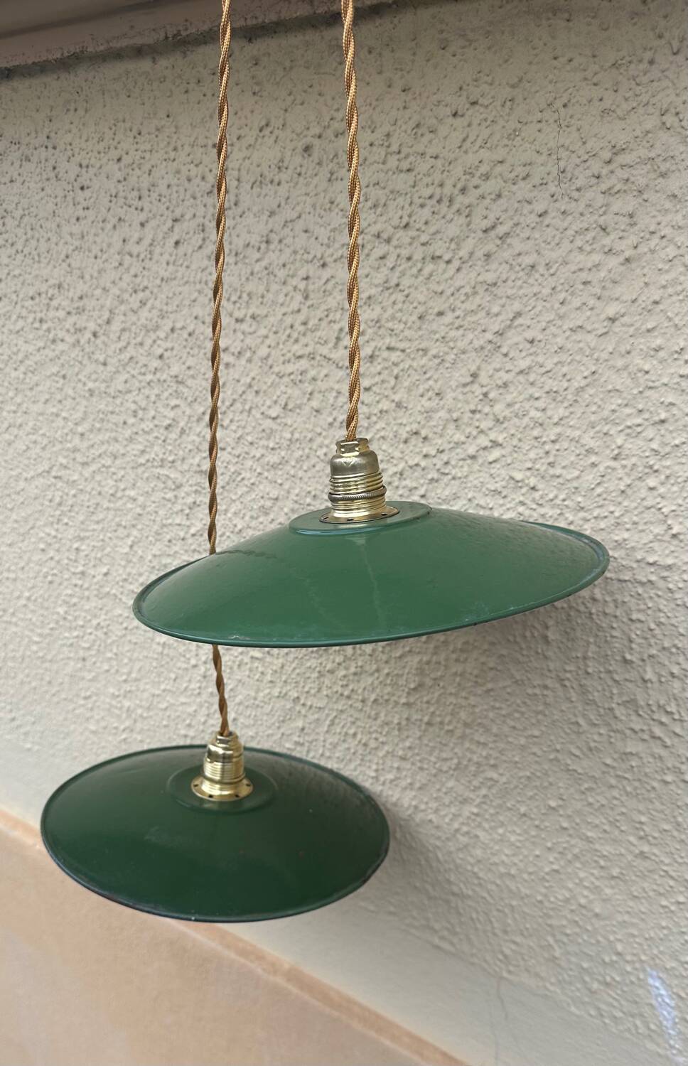 Pair of old pendant lights in green and white enamelled sheet metal, industrial style, retro farmhouse