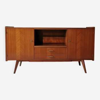 Compass feet sideboard